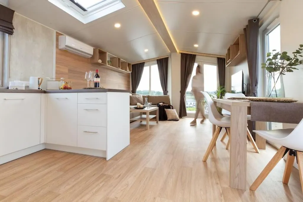 Gemuetliches, Voll Ausgestattes Tiny House Apartment Vilseck